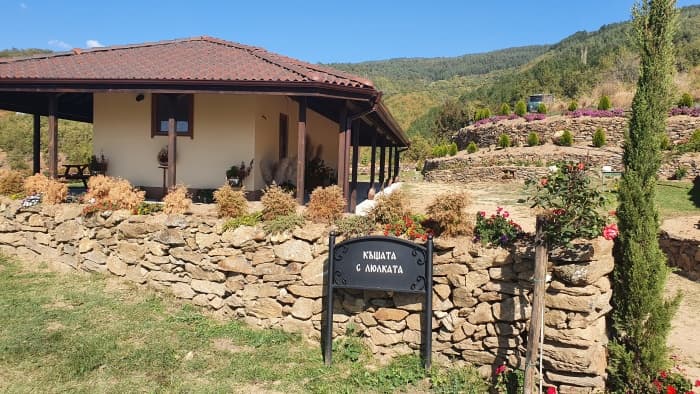 Долене - Къщата с Люлката